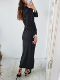 Linda - czarna dopasowana sukienka z rozcięciem