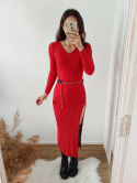Marcysia - czerwona sukienka prążkowana z rozcięciem