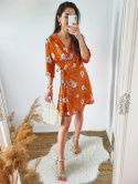 Pomarańczowa krótka satynowa sukienka w kwiaty