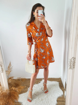 Pomarańczowa krótka satynowa sukienka w kwiaty