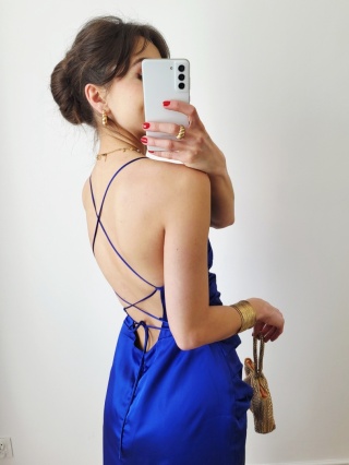 Chabrowa satynowa sukienka na ramiączkach L