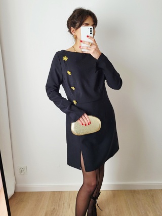 Czarna prosta krótka sukienka z kwiatową aplikacją XL