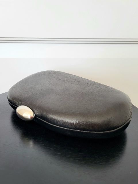 Czarna torebka kopertówka Black Glow