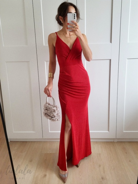 Lena - czerwona brokatowa sukienka maxi z rozcięciem