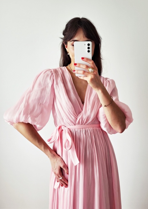 Lilie różowa sukienka z efektem tafli