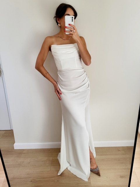 Marie gorsetowa suknia ślubna o prostym kroju z delikatnym rozcięciem