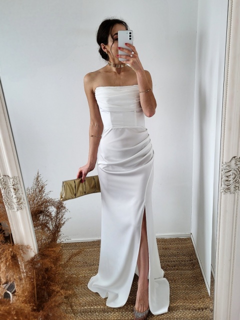 Marie gorsetowa suknia ślubna o prostym kroju z delikatnym rozcięciem