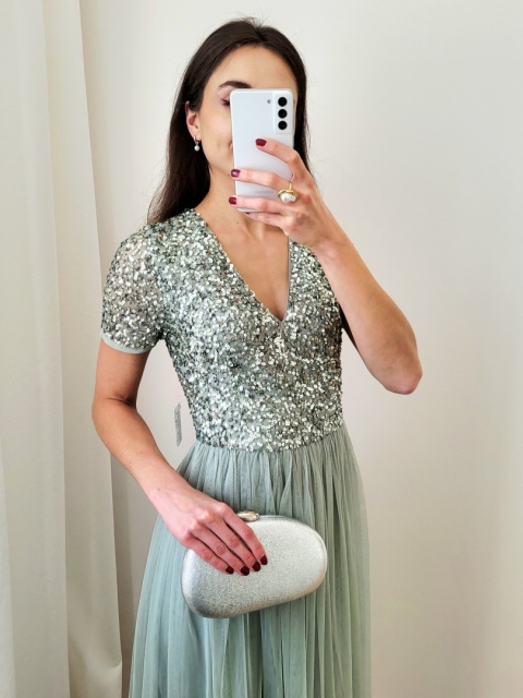 Miętowa długa sukienka tiulowa zdobiona cekinami