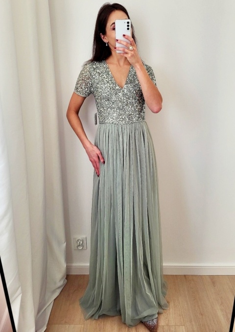 Miętowa długa zdobiona sukienka z tiulowym dołem