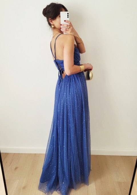 Niebieska tiulowa sukienka maxi zdobiona