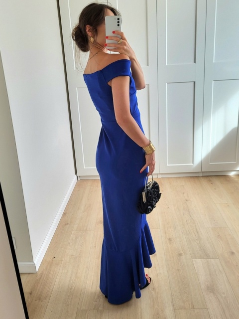 Chabrowa dopasowana sukienka o kroju rybki