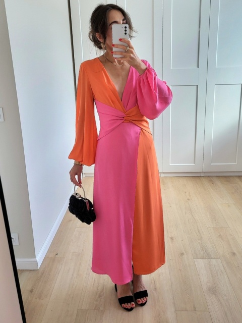 Dwukolorowa sukienka z długim rękawem