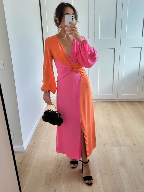 Dwukolorowa sukienka z długim rękawem