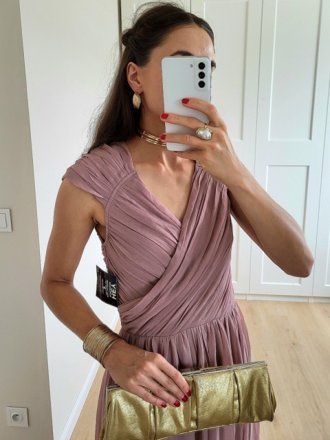 Różowa długa sukienka pudrowy róż