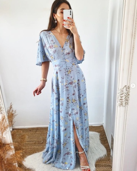 Długa sukienka w kwiaty z wiskozy