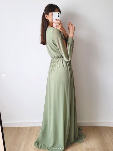 Rosa pistacjowa sukienka z delikatnym rocięciem plus size