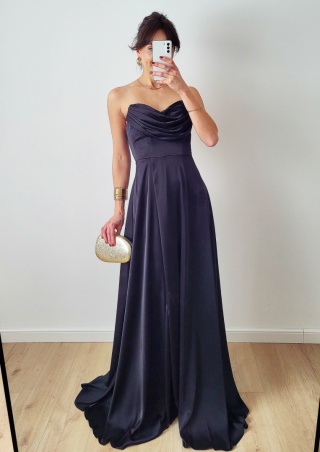 Satini czarna długa sukienka z gorsetem rozkloszowana