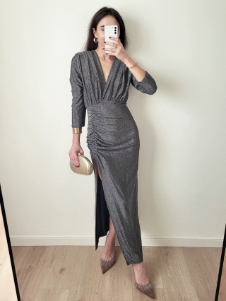 Srebrna brokatowa sukienka z długim rękawem Auris