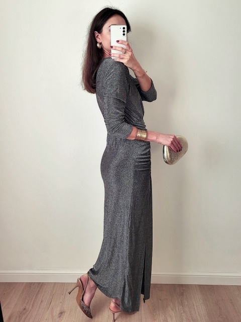 Srebrna brokatowa sukienka z długim rękawem Auris