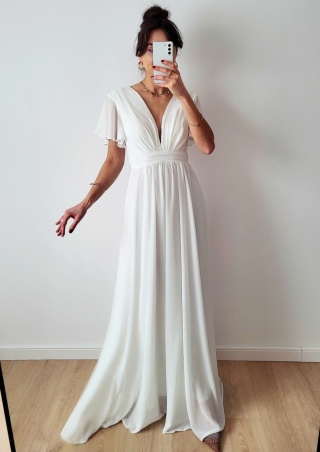 Tessa biała suknia o prostym zwiewnym kroju