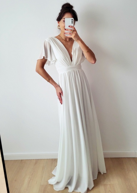 Tessa biała suknia o prostym zwiewnym kroju